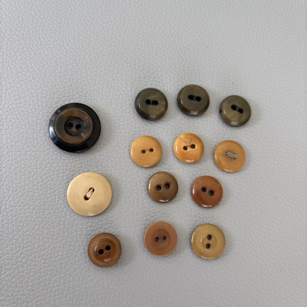 Vintage Brown Bakelite & Casein Buttons 1930s-40s • Butterscotch‎ + Caramel Lot